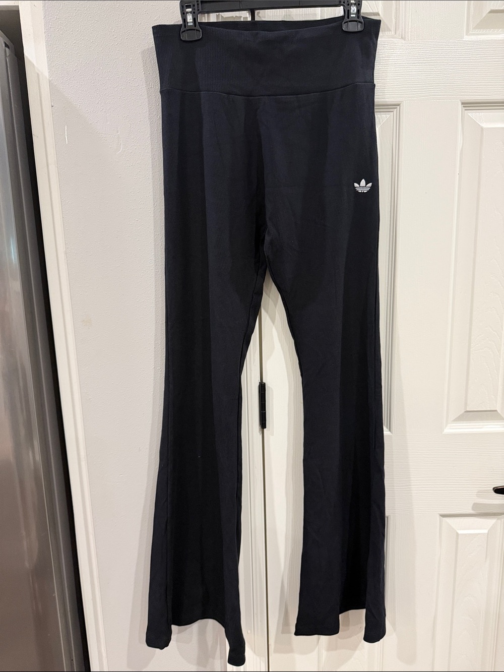 Adidas womens Black Flared ribbed flare Leggings with Trefoil Logo Sz L